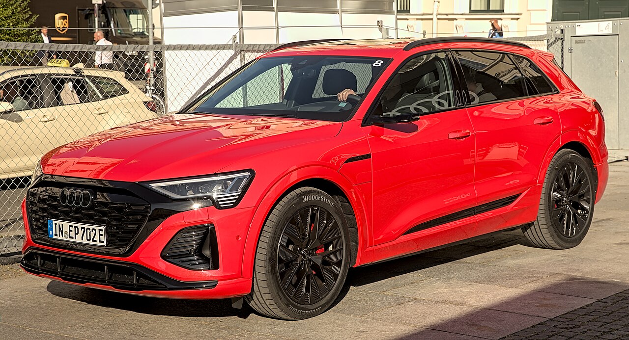 Audi Q8 E-tron 55 Quattro Advanced ảnh 3