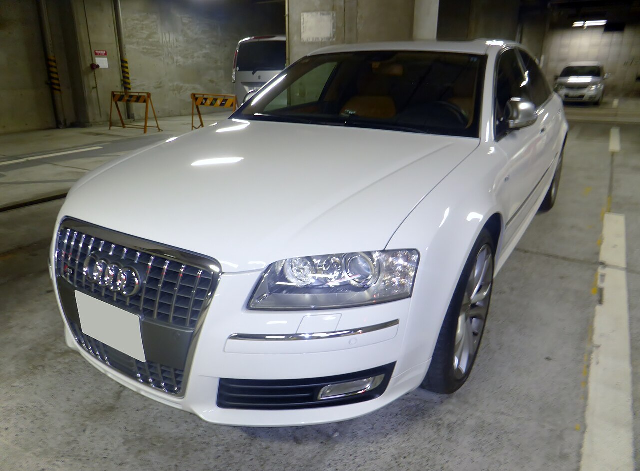 Audi S8 4.0 TFSI Quattro ảnh 1