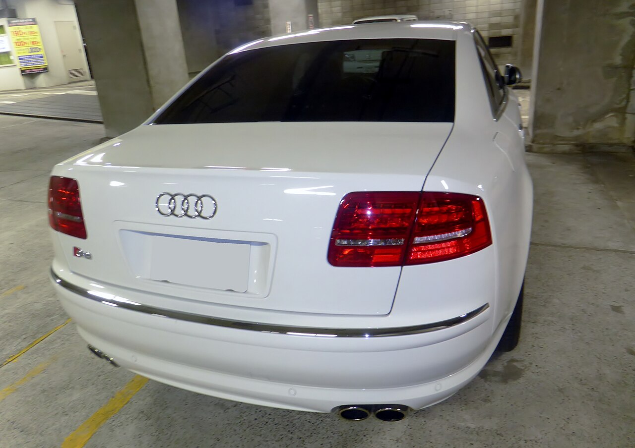 Audi S8 4.0 TFSI Quattro ảnh 2
