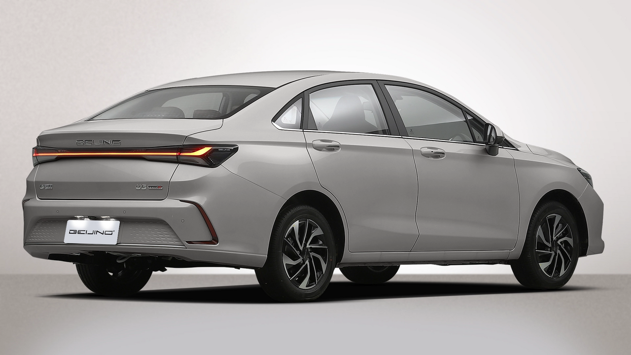 Baic Beijing U5 Plus Luxury ảnh 2