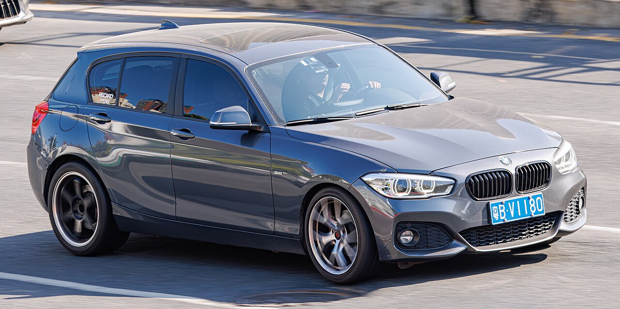 BMW 1 Series 118i ảnh 3