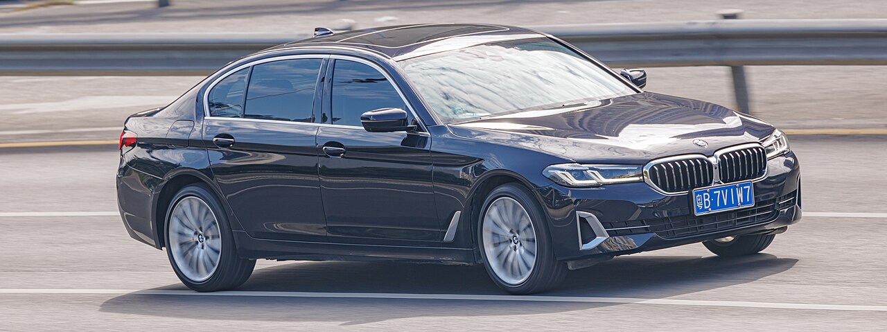 BMW 5 Series 528i GT ảnh 3