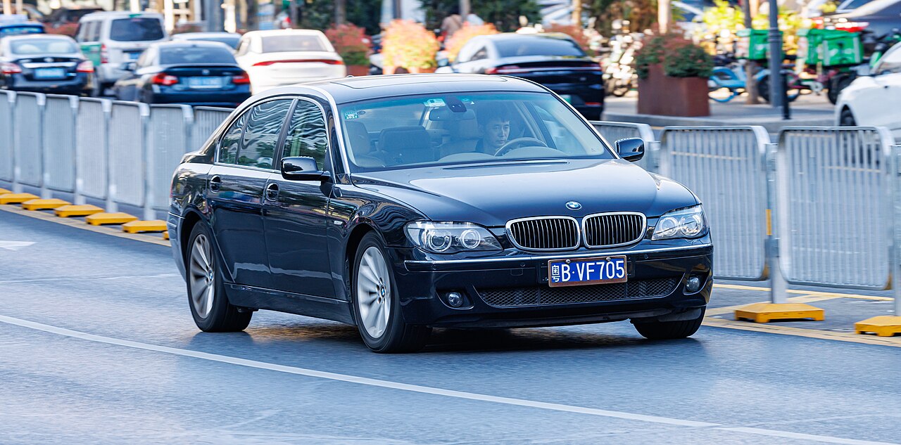BMW 7 Series 740Li ảnh 2