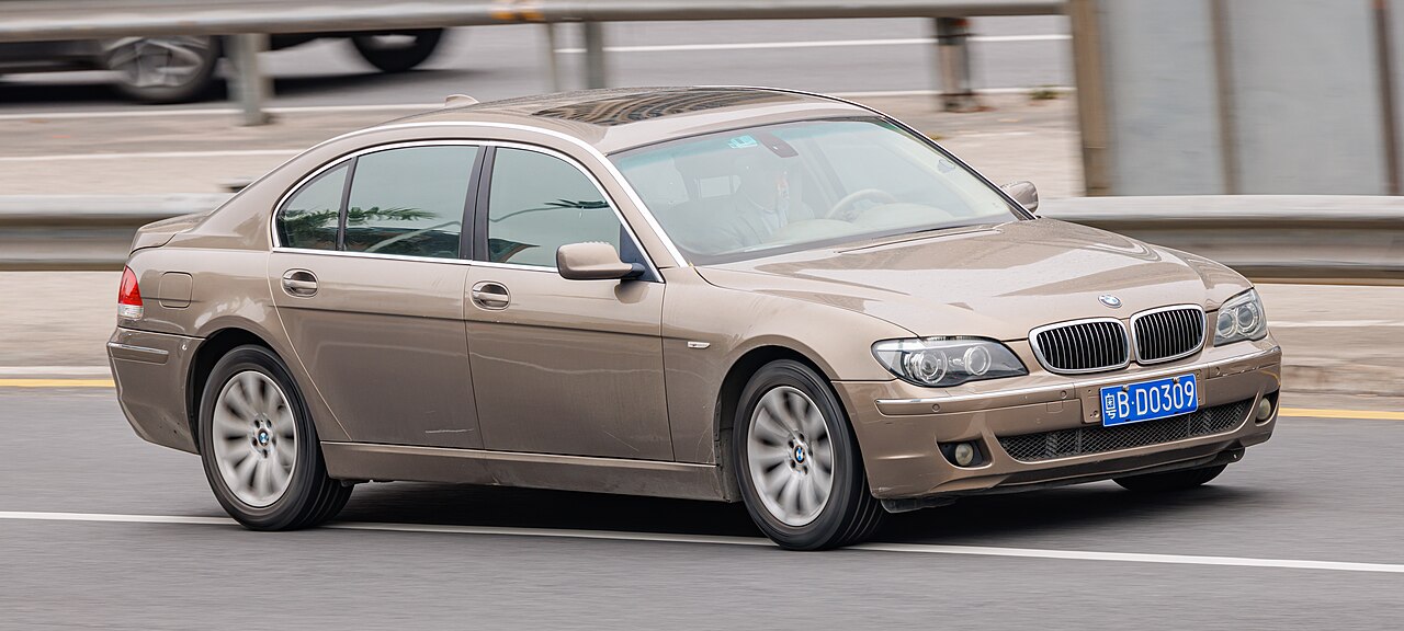 BMW 7 Series 740Li ảnh 3