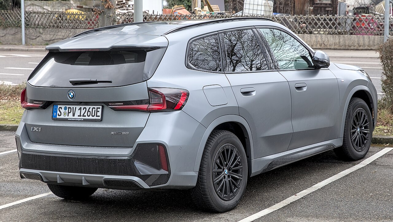 BMW X1 sDrive18i ảnh 2