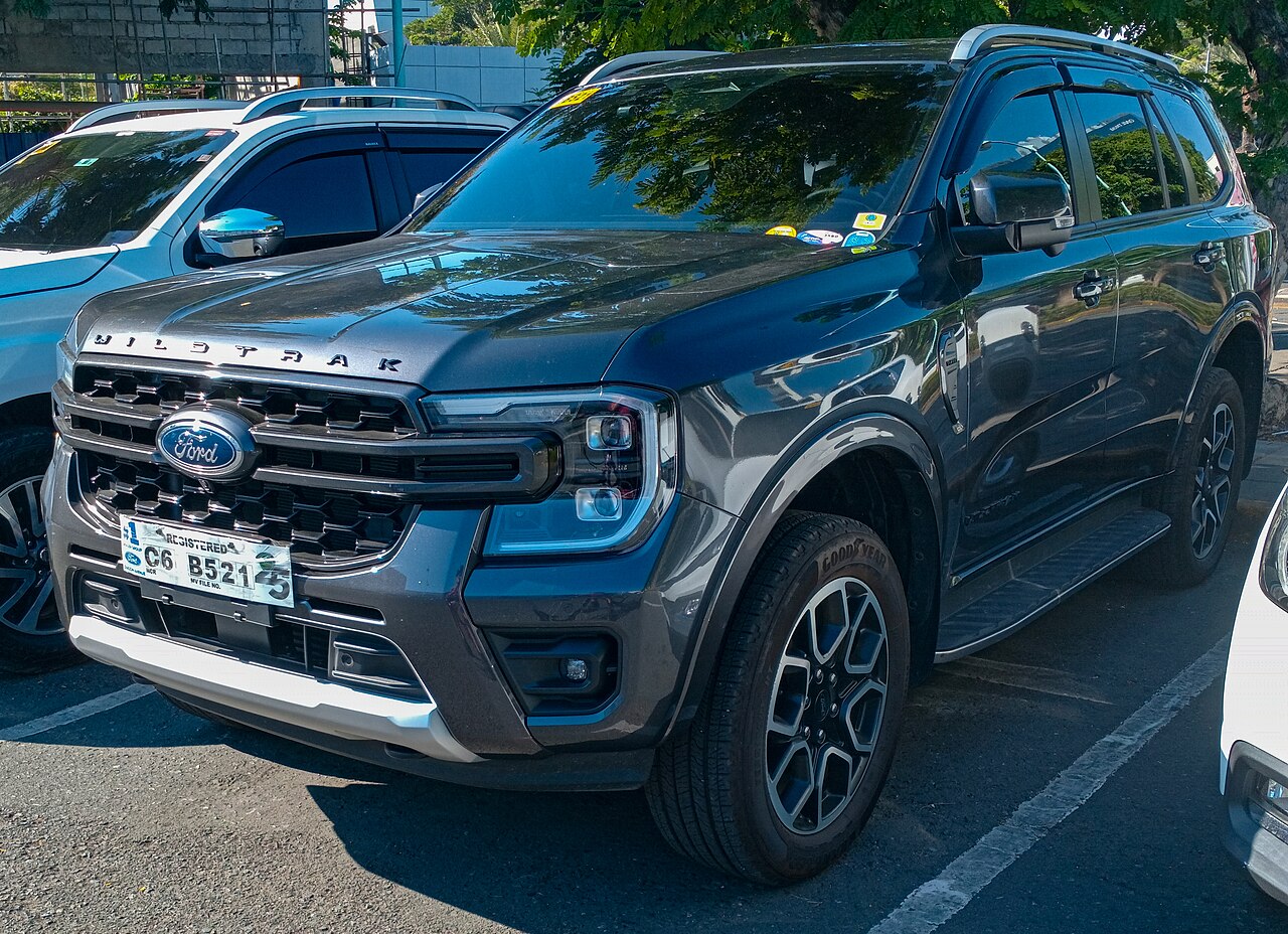 Ford Everest Active 2.0L 4x2 AT ảnh 2
