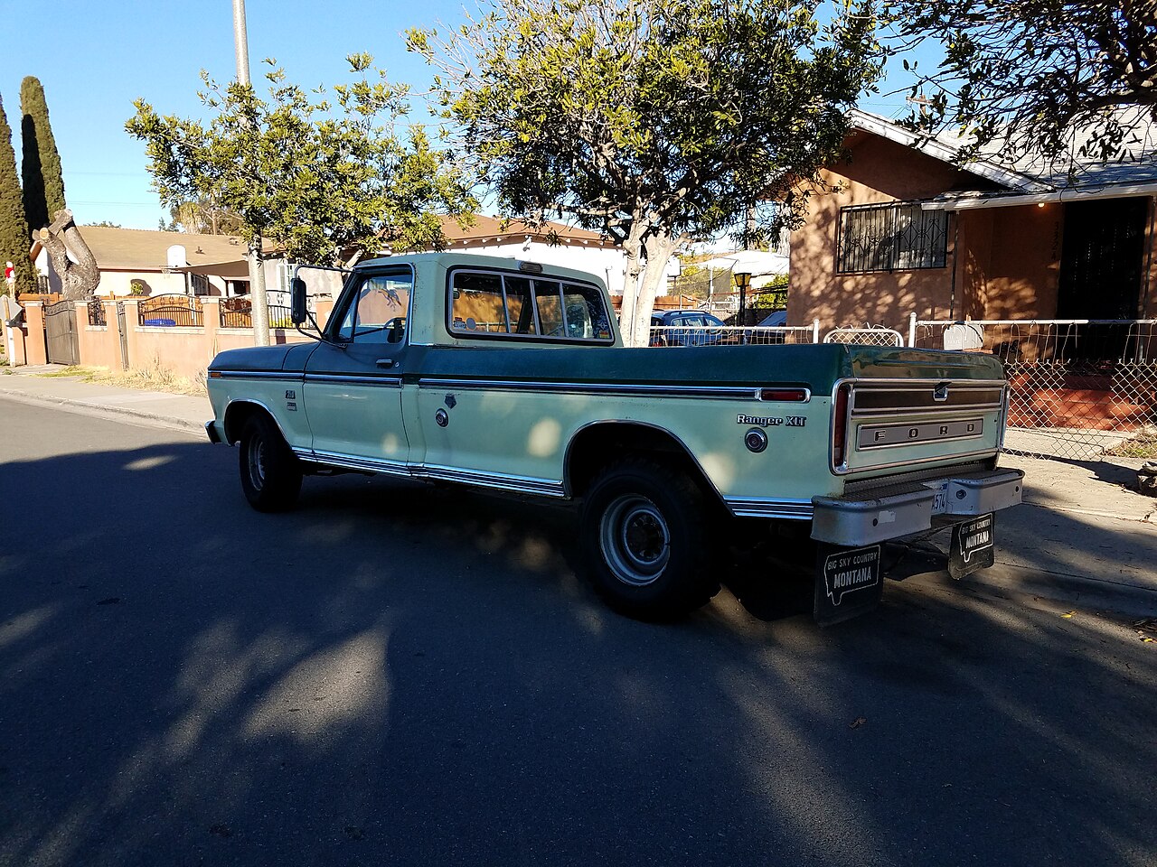 Ford F350 Super Duty Lariat Crew Cab 6.7L 4x4 AT ảnh 1