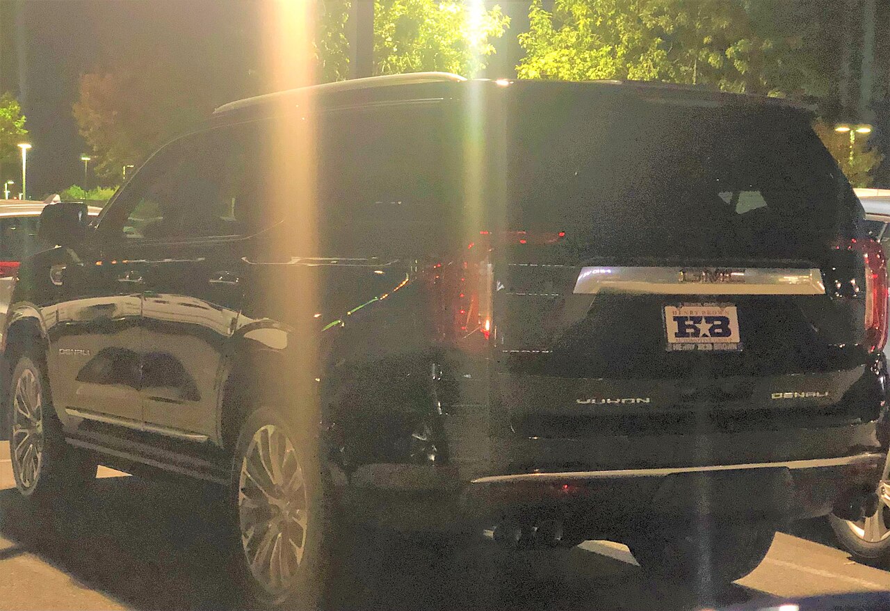 GMC Yukon Denali 6.2L 4x2 AT ảnh 2