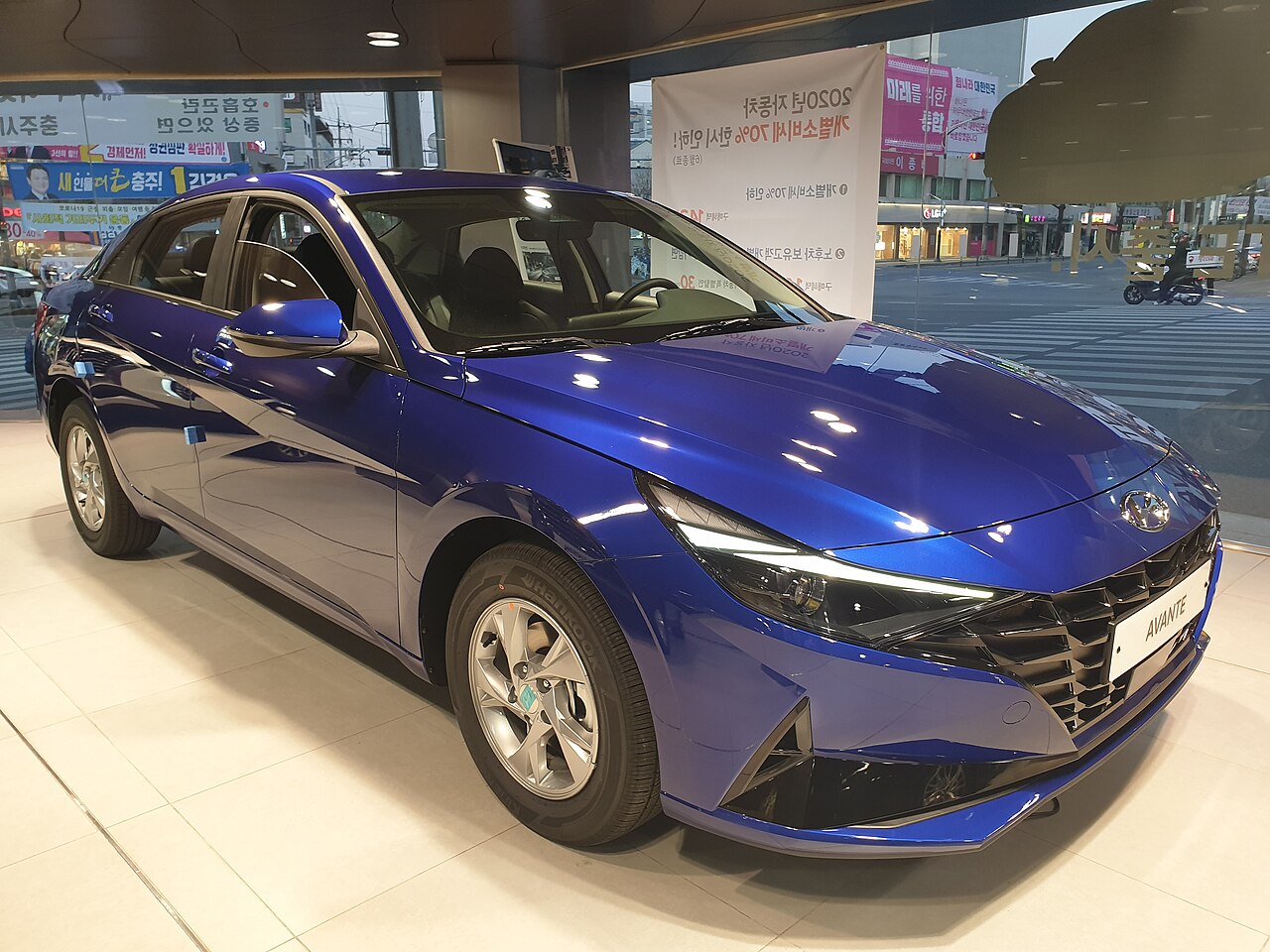 Hyundai Avante 2.0 AT ảnh 3