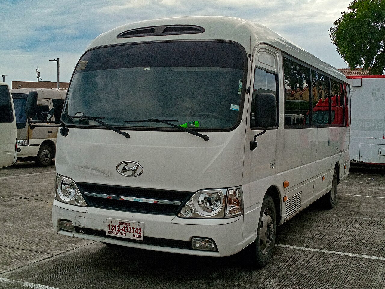 Hyundai County 3.9L Thân dài
