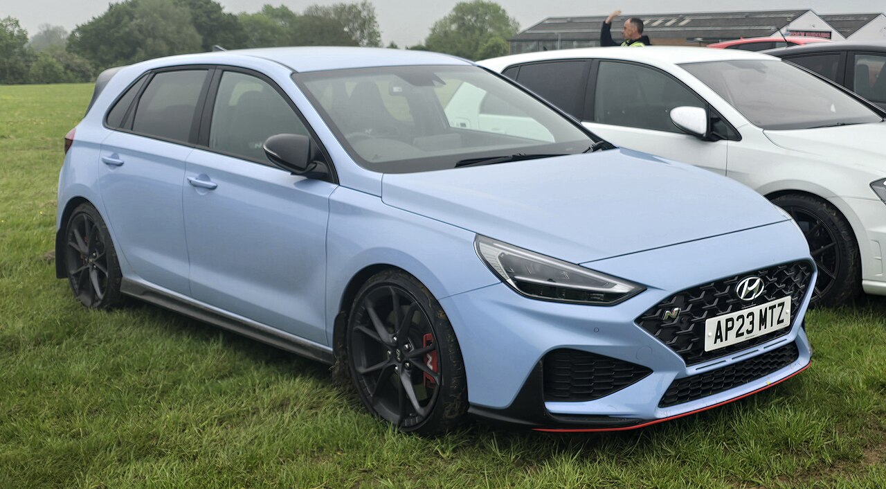 Hyundai i30 CW 1.6 AT ảnh 2