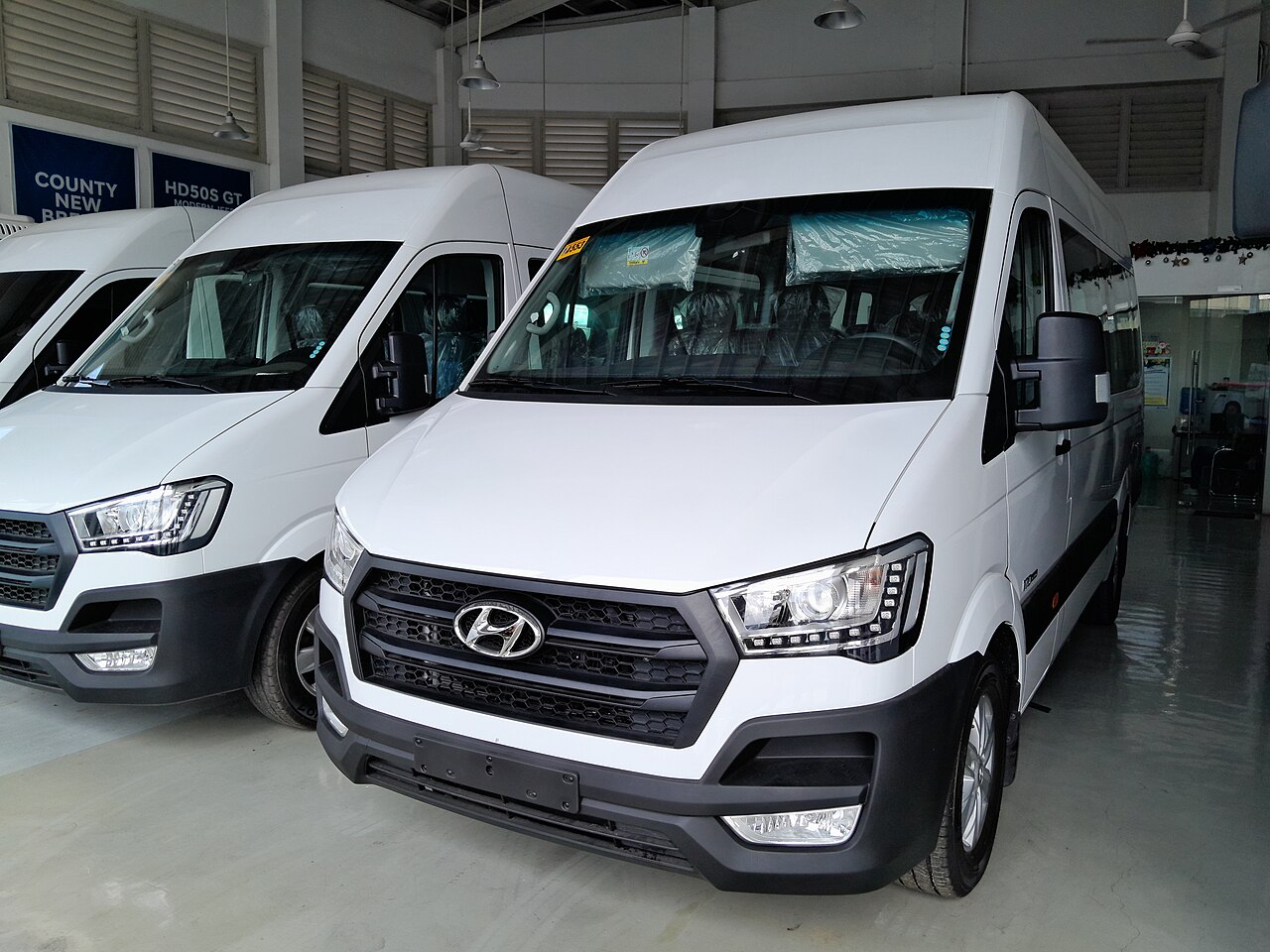Hyundai Solati H350 2.5 MT ảnh 2