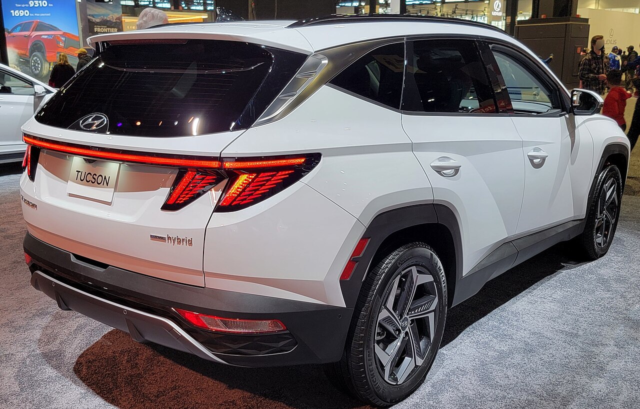 Các mẫu SUV cỡ C cạnh tranh bằng công nghệ an toàn