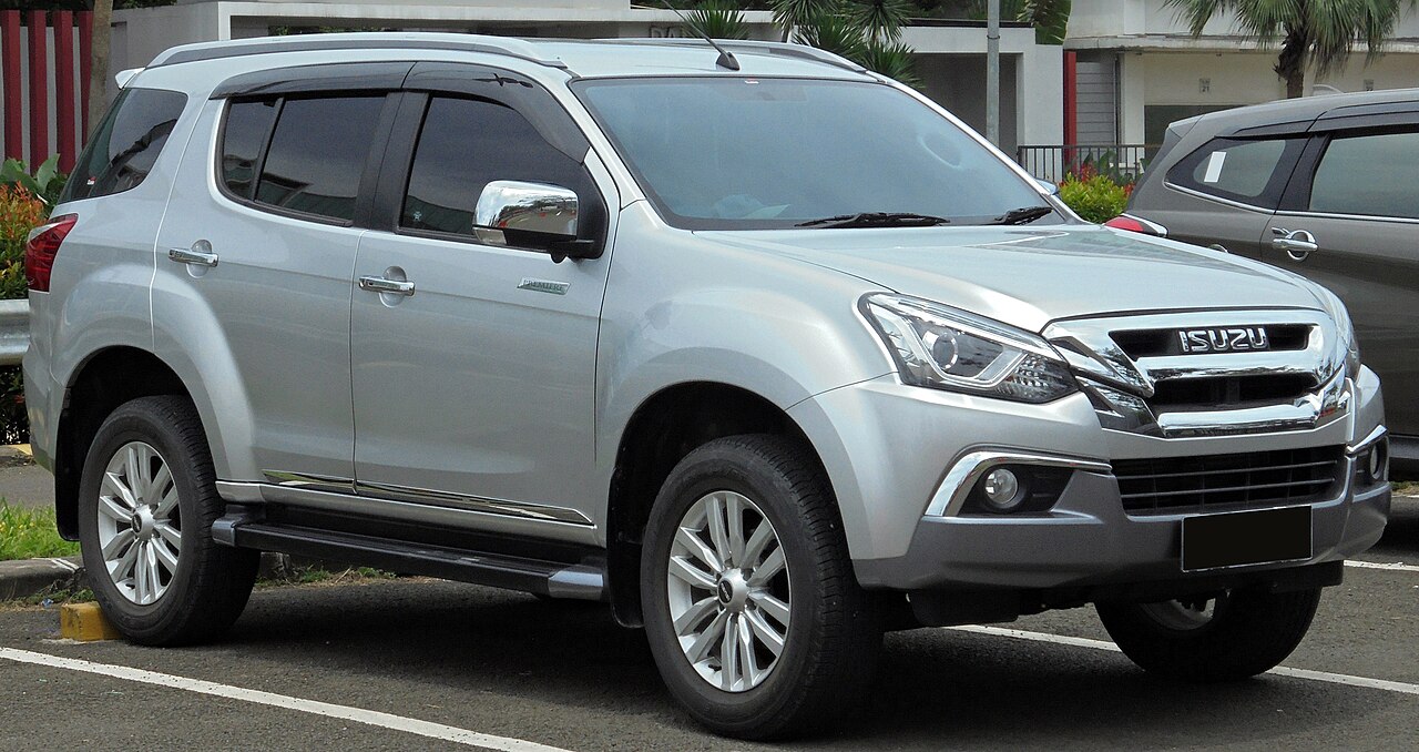 Isuzu MU-X 3.0 4X2 AT ảnh 2