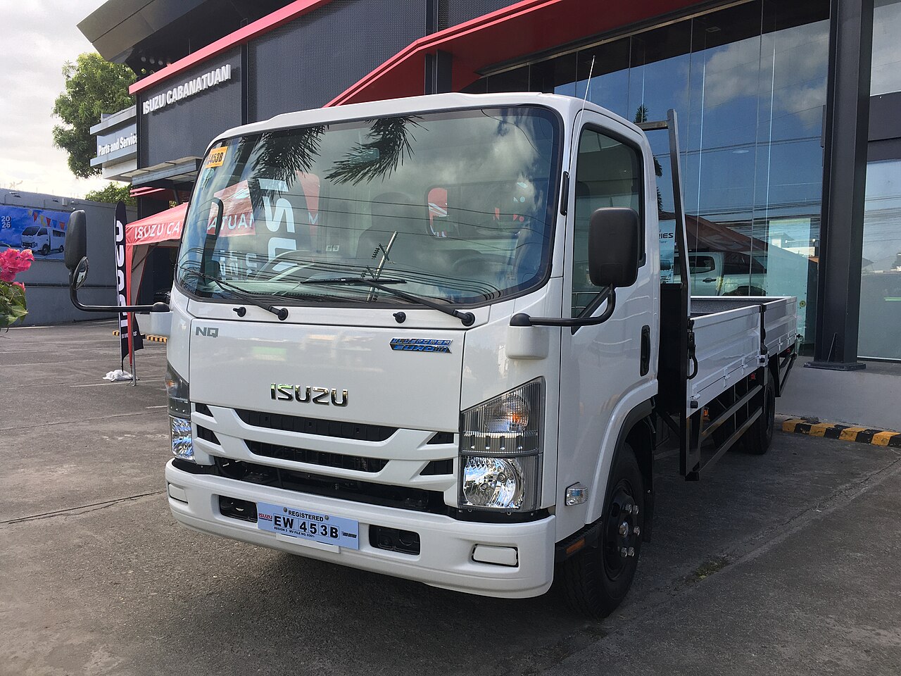 Isuzu NQR ảnh 2