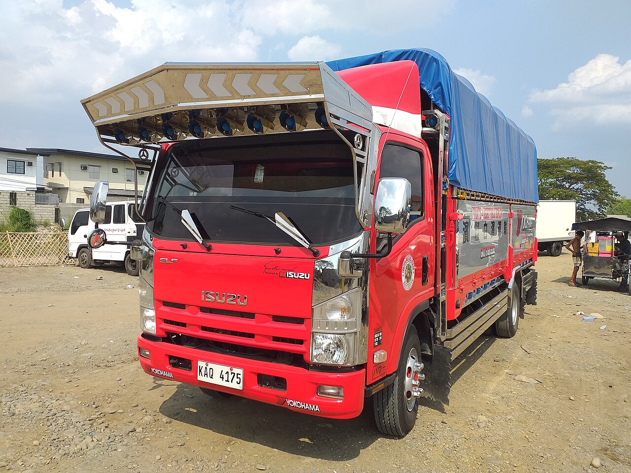 Isuzu NQR ảnh 3