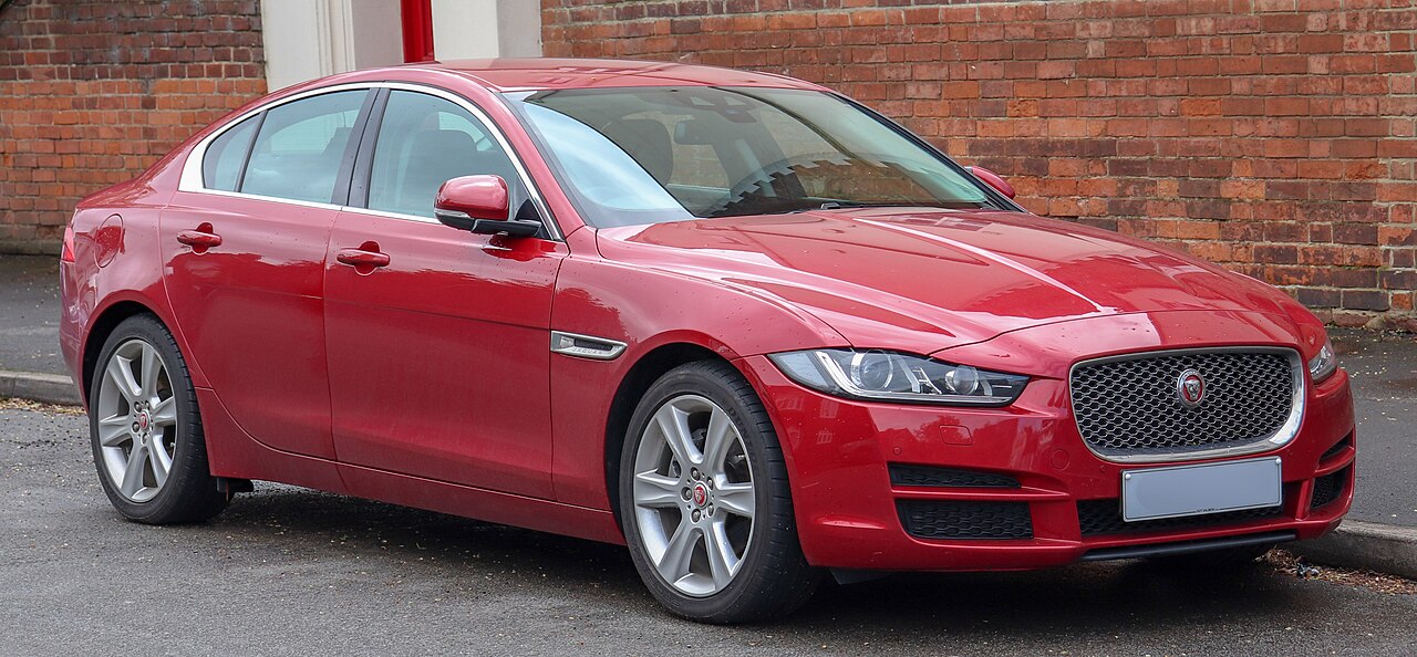 Jaguar XE 2.0 T ảnh 3