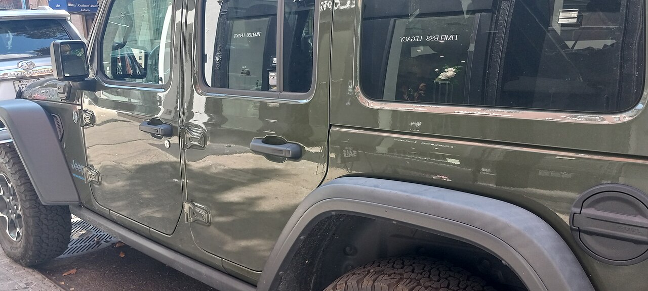 Jeep Wrangler Islander 2.0 4x4 AT ảnh 1