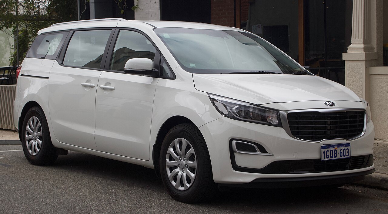 Minivan cao cấp hướng đến gia đình nhiều thế hệ