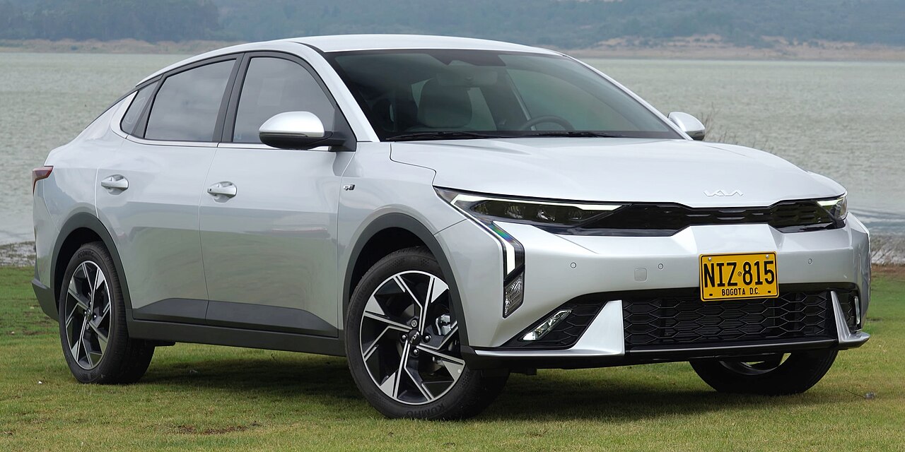 Kia K3 Deluxe 1.6 MT ảnh 3
