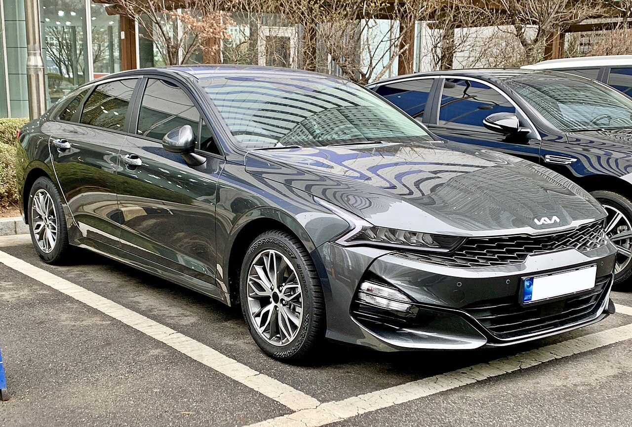 Kia K5 Premium 2.0 AT ảnh 1