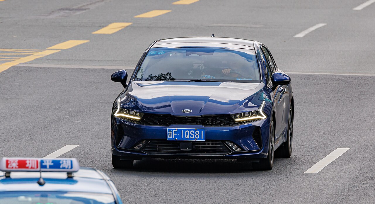 Kia K5 Premium 2.0 AT ảnh 3