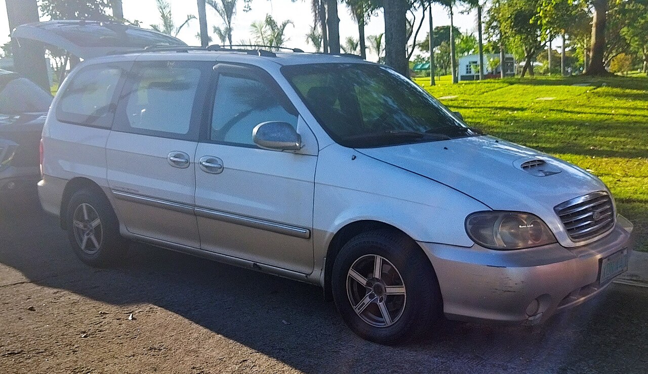 Kia Sedona 2.2 DAT Luxury ảnh 1