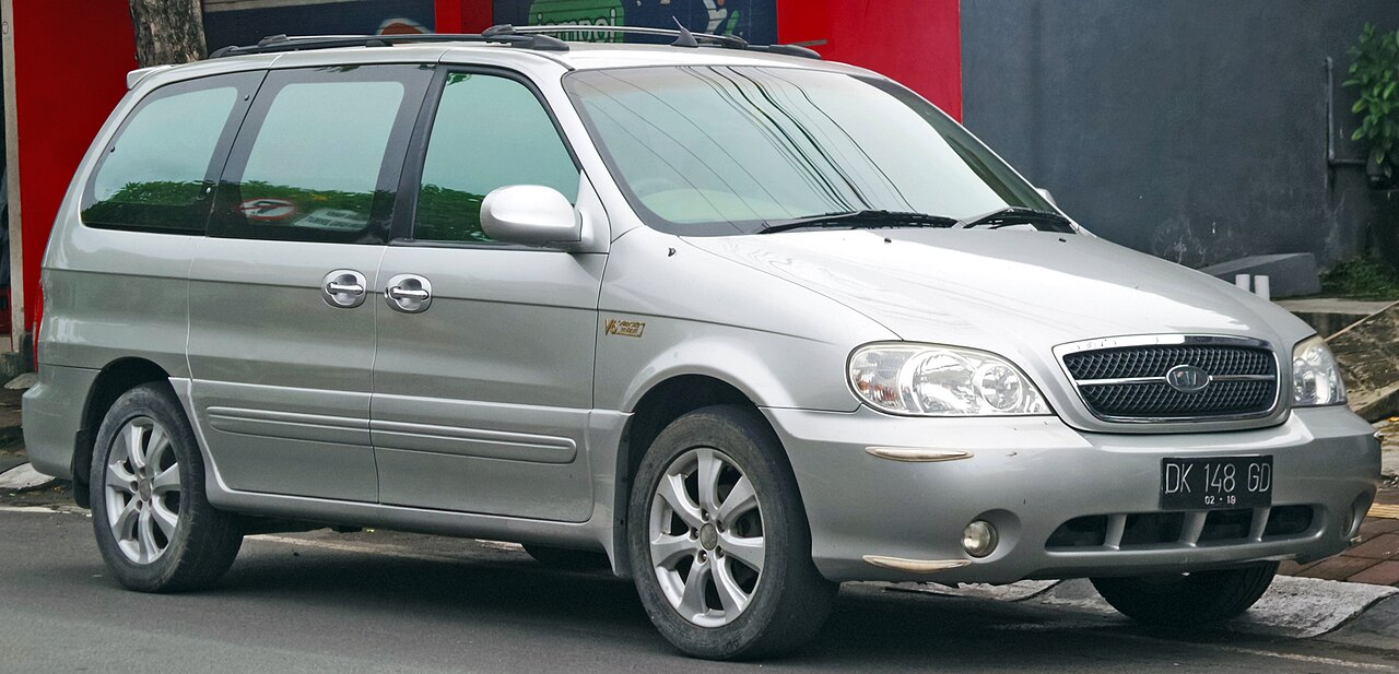 Kia Sedona 2.2 DAT Luxury ảnh 3