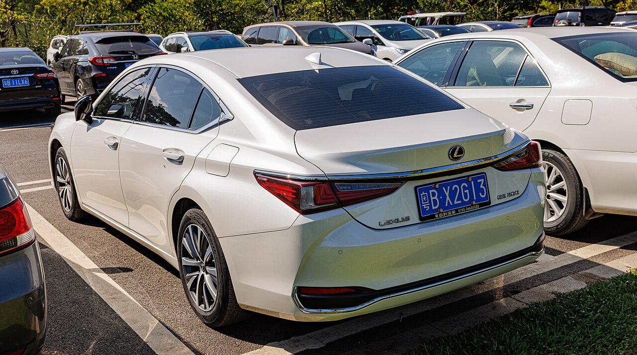 Lexus ES 250 ảnh 3