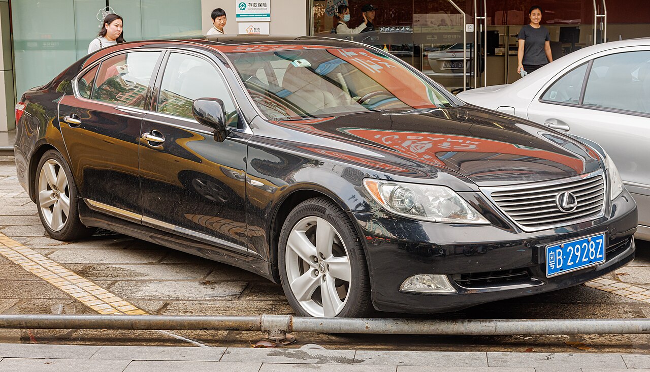 Lexus LS 500h ảnh 2