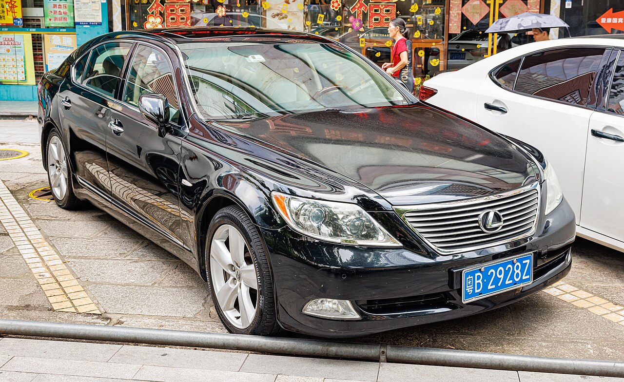 Lexus LS 500h ảnh 3