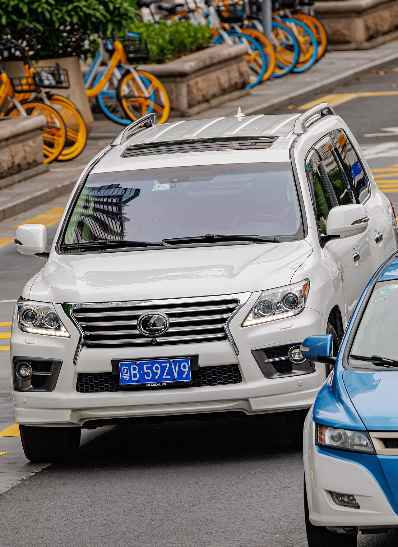 Lexus LX 570 ảnh 2