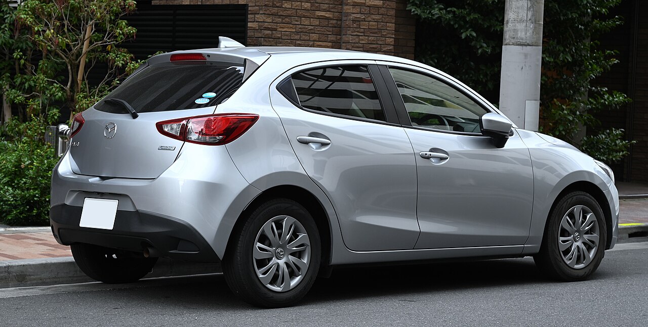 Mazda 2 1.5 AT