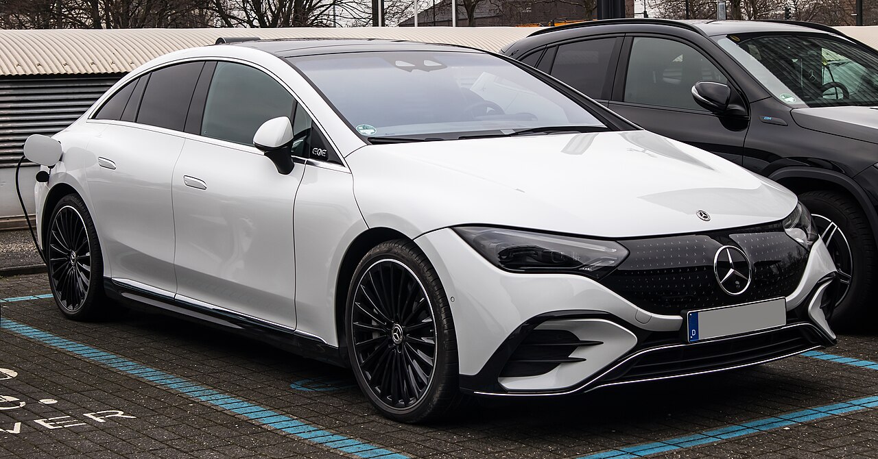 Mercedes-Benz EQE 500 4Matic ảnh 3