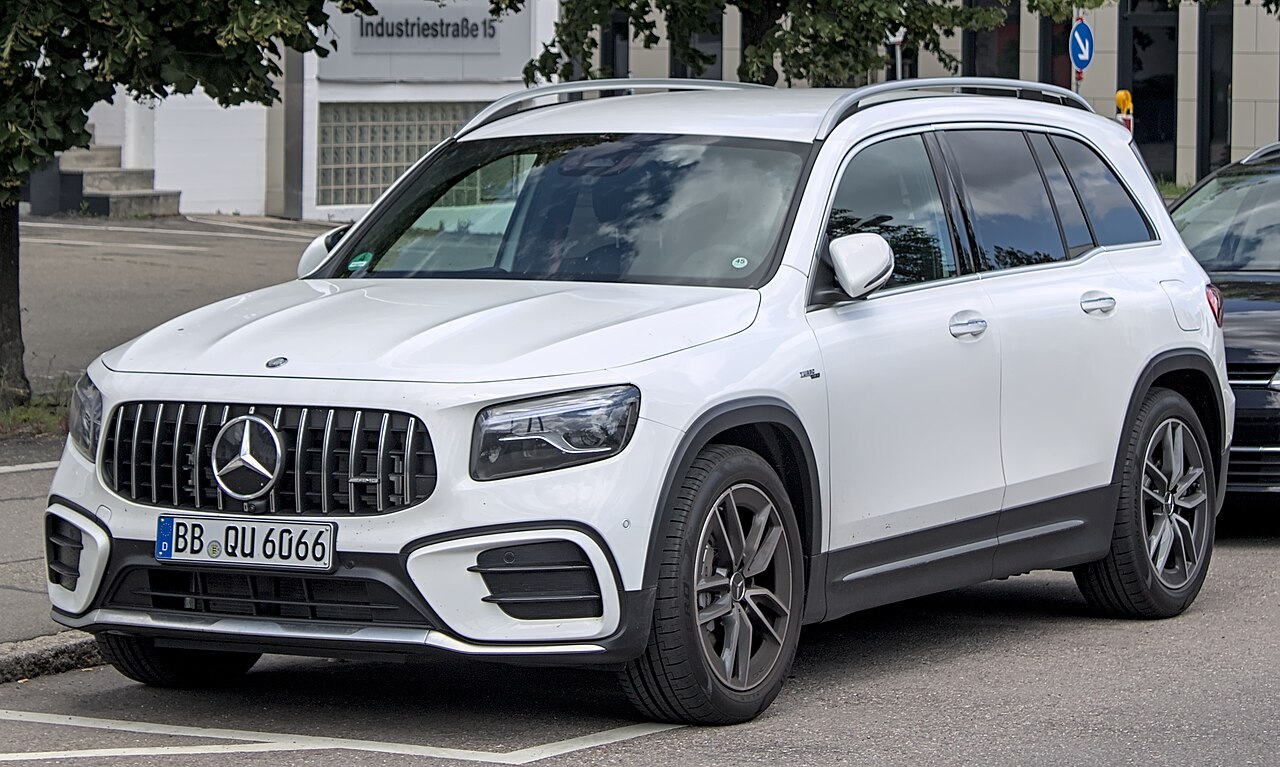 Mercedes-Benz GLB 200 AMG ảnh 3