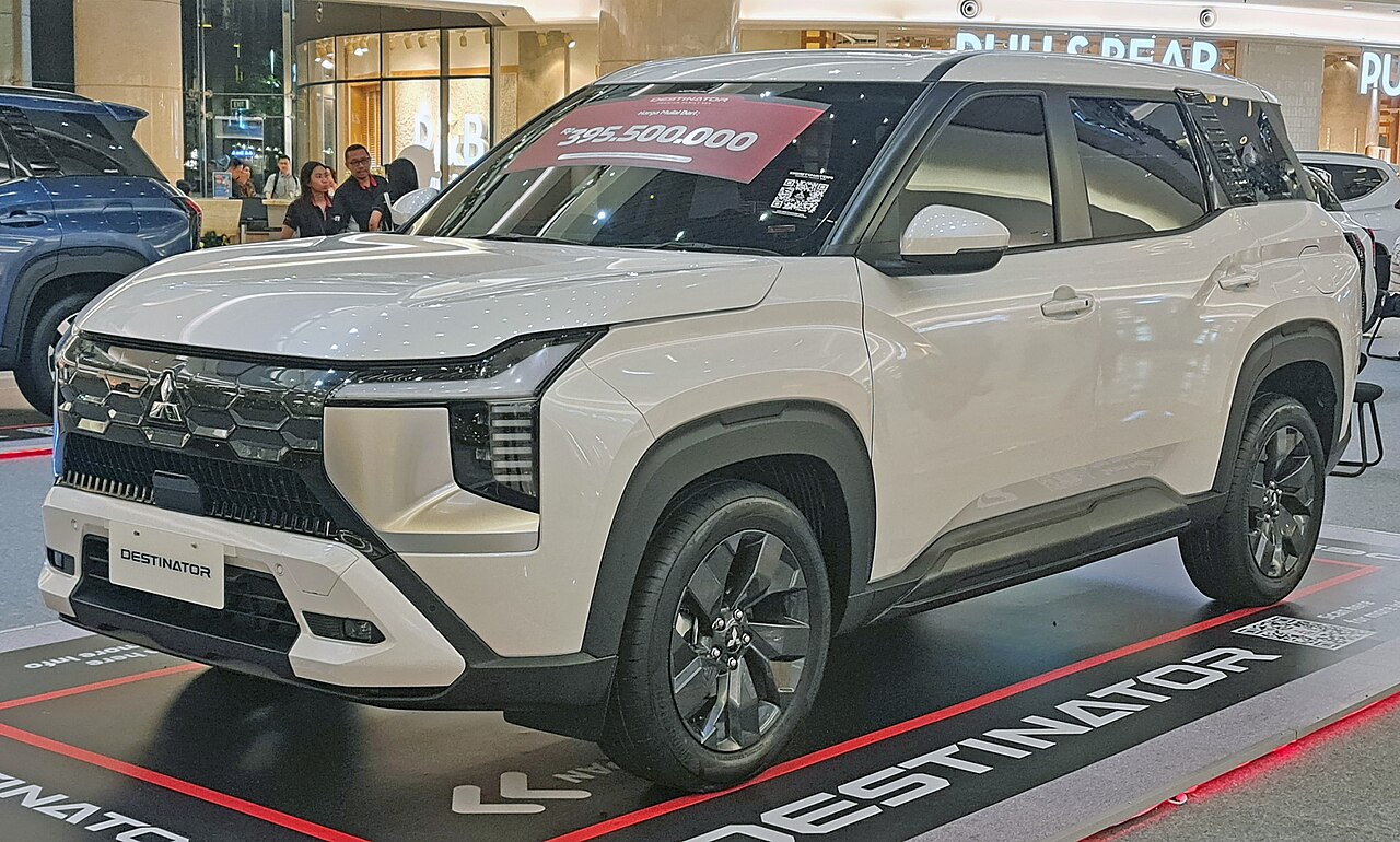 Mitsubishi Destinator Premium ảnh 3