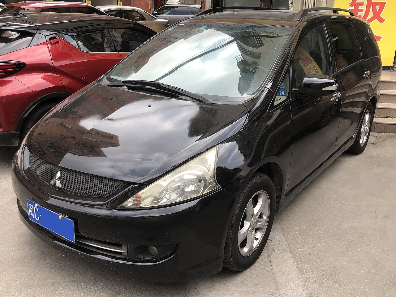 Mitsubishi Grandis 2.4 AT