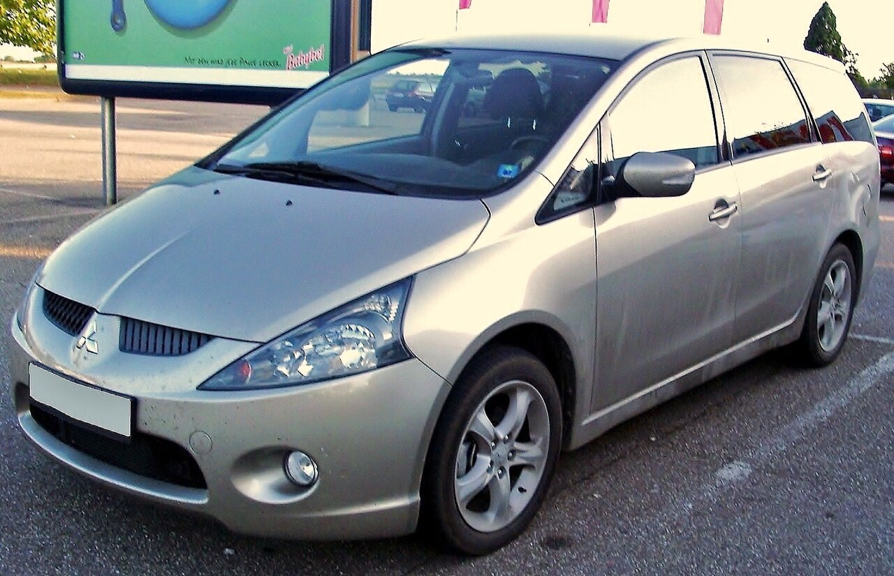 Mitsubishi Grandis 2.4 AT ảnh 2