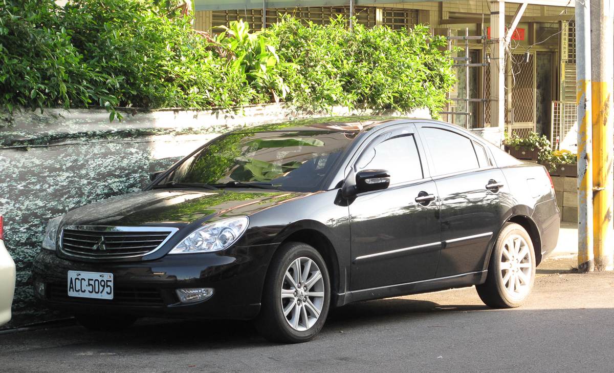 Mitsubishi Grunder 2.4 AT