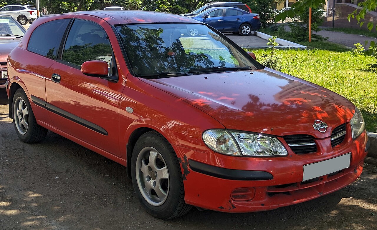 Nissan Almera 1.0 MT
