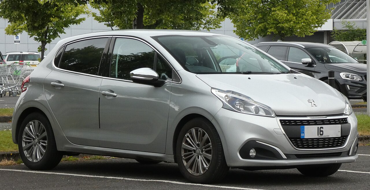 Peugeot 208 1.6 AT