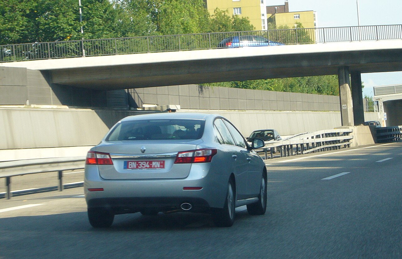 Renault Latitude 2.0 AT ảnh 2