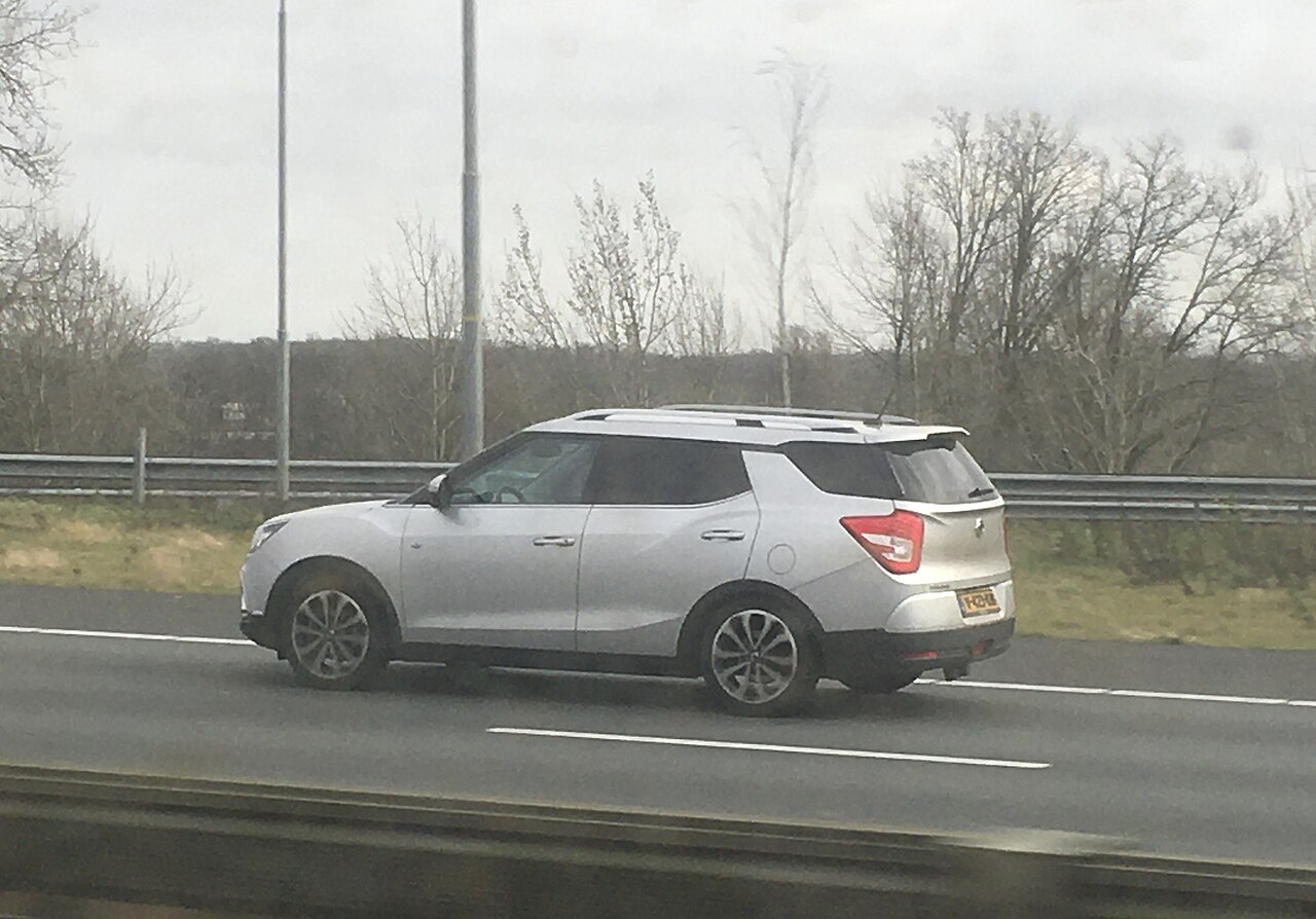 Ssangyong XLV 1.6 AT ảnh 2