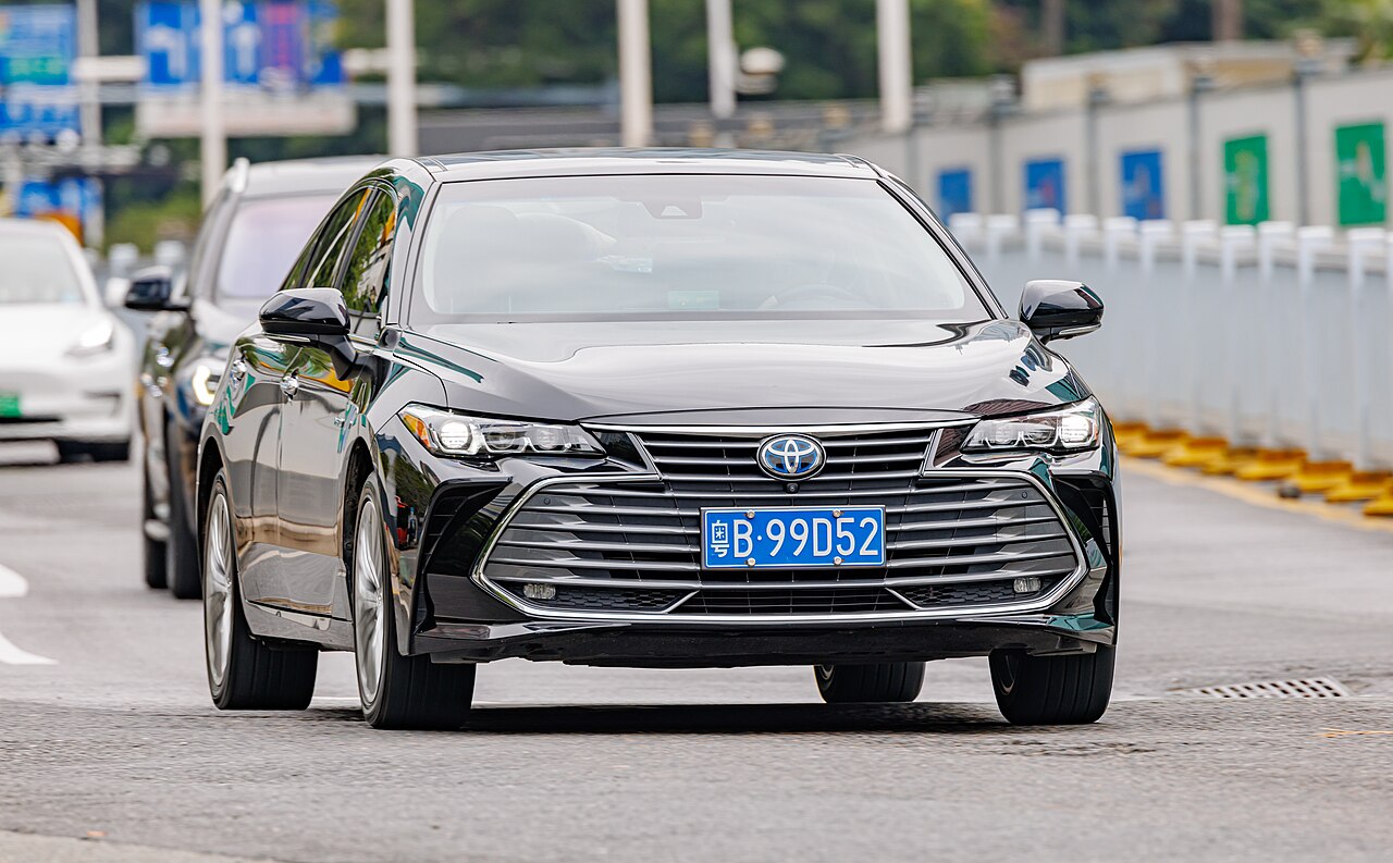 Toyota Avalon Limited Hybrid ảnh 2