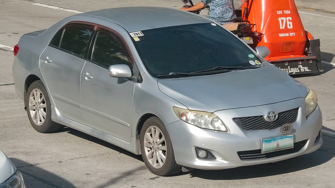 Toyota Corolla altis 1.8E MT ảnh 1