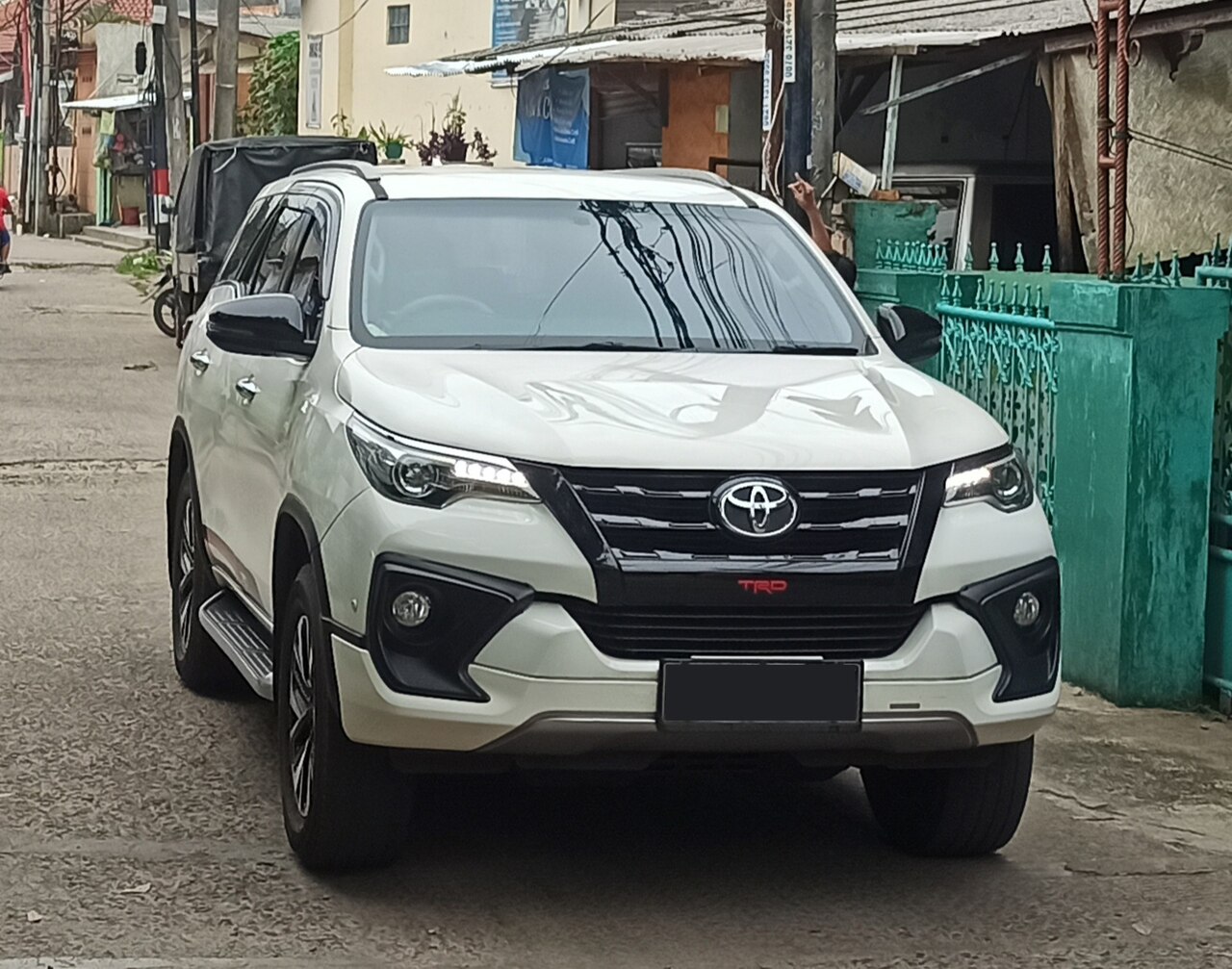 Toyota Fortuner 2.4G 4x2 AT ảnh 3