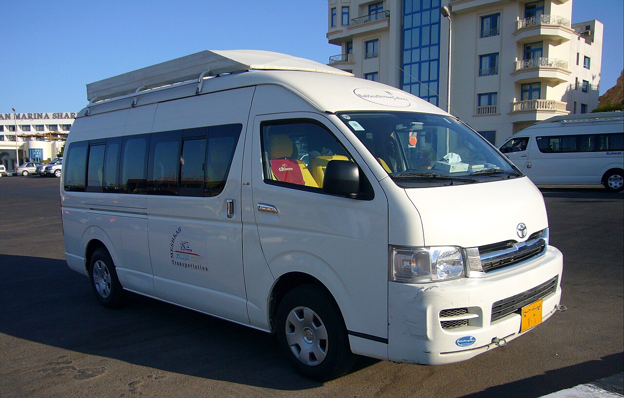 Toyota Hiace 2.5 ảnh 3