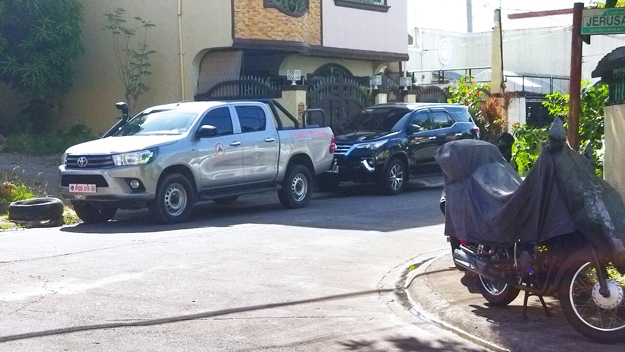 Toyota Hilux 2.4E 4x2 AT ảnh 2