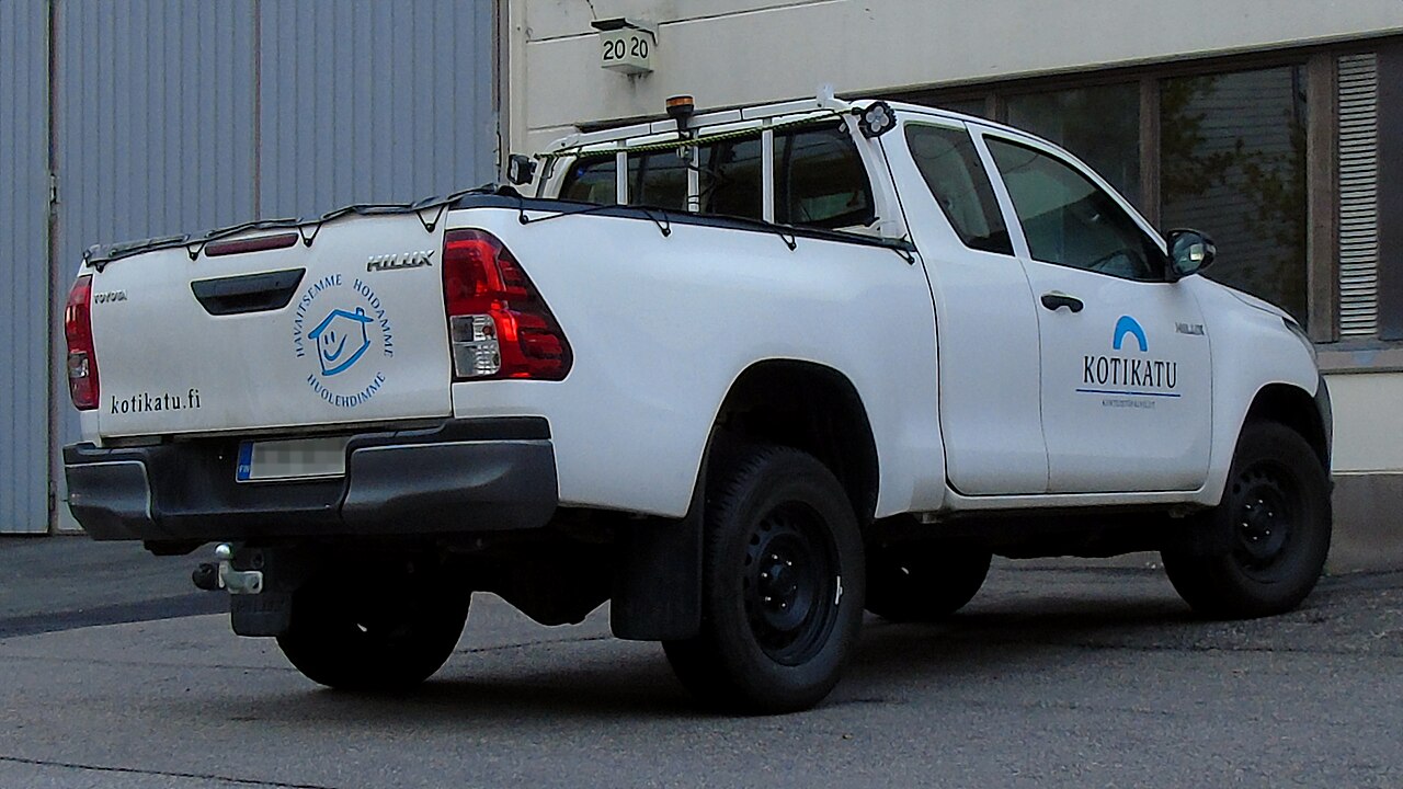 Toyota Hilux 2.4E 4x2 AT ảnh 3