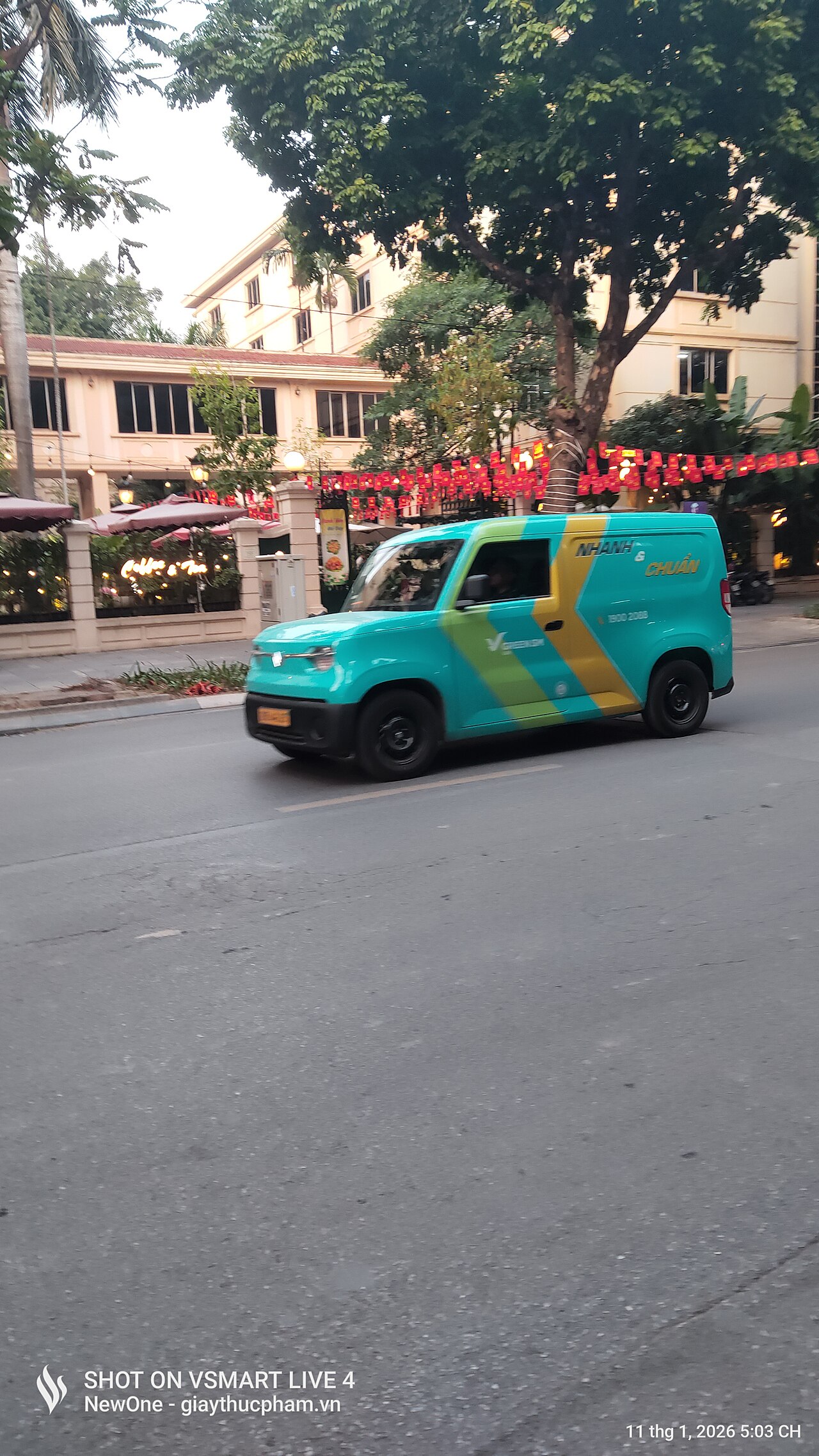 VinFast EC Van AT